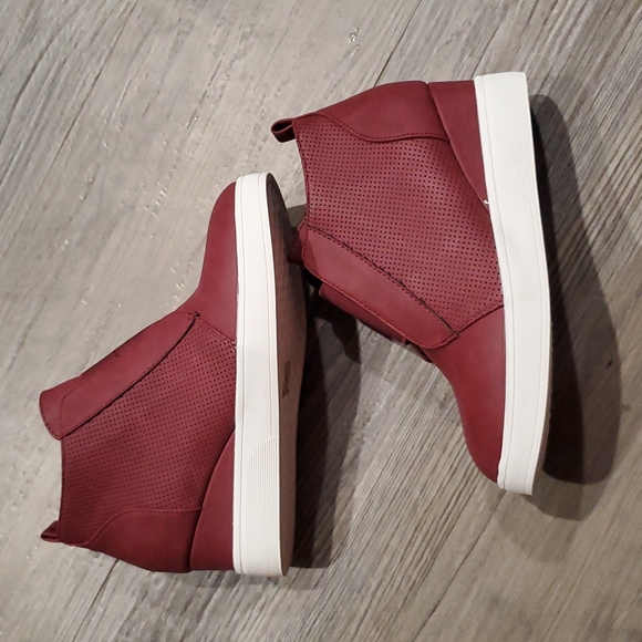 Dream Pairs Burgandy Platform Wedge Booties Size 7.5 - Picture 3 of 4